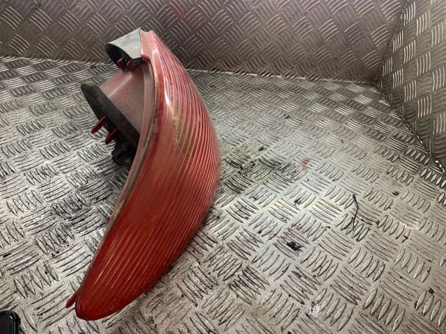 bontott PEUGEOT 206 Bal Hátsó Lámpa