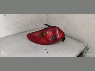 bontott PEUGEOT 206 Bal Hátsó Lámpa