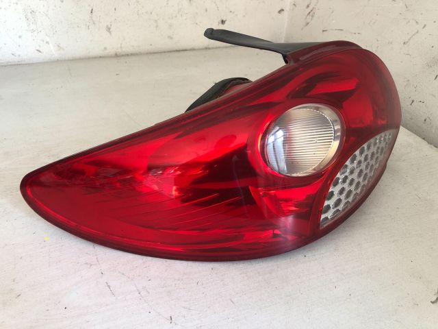 bontott PEUGEOT 206 Bal Hátsó Lámpa