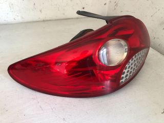bontott PEUGEOT 206 Bal Hátsó Lámpa
