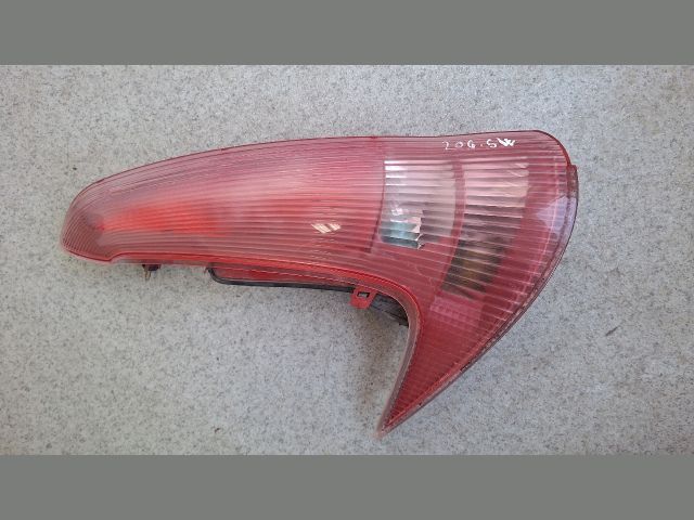 bontott PEUGEOT 206 Bal Hátsó Lámpa