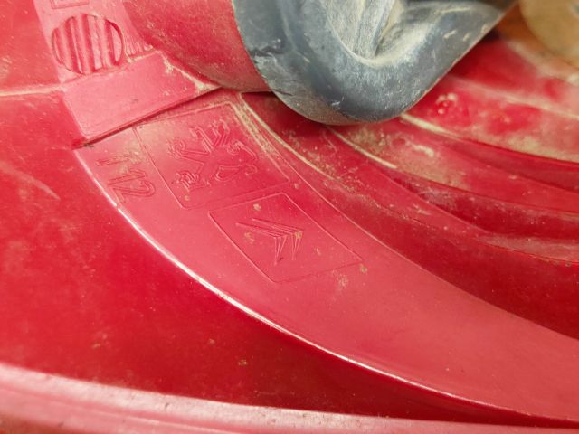 bontott PEUGEOT 206 Bal Hátsó Lámpa