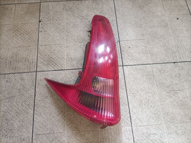 bontott PEUGEOT 206 Bal Hátsó Lámpa