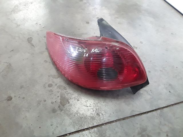 bontott PEUGEOT 206 Bal Hátsó Lámpa