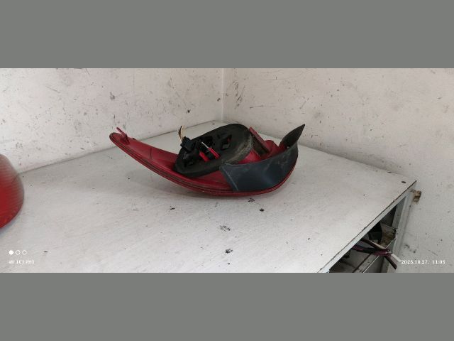 bontott PEUGEOT 206 Bal Hátsó Lámpa