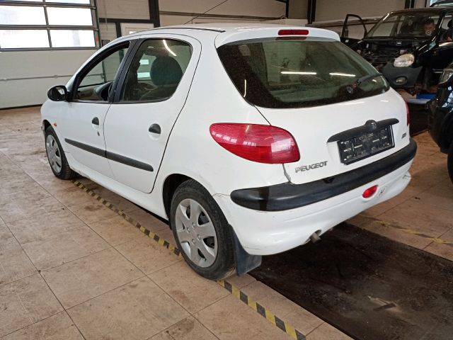 bontott PEUGEOT 206 Bal Hátsó Lámpa