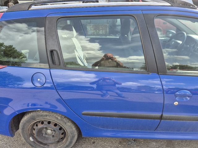 bontott PEUGEOT 206 Bal Hátsó Lámpa
