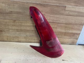 bontott PEUGEOT 206 Bal Hátsó Lámpa