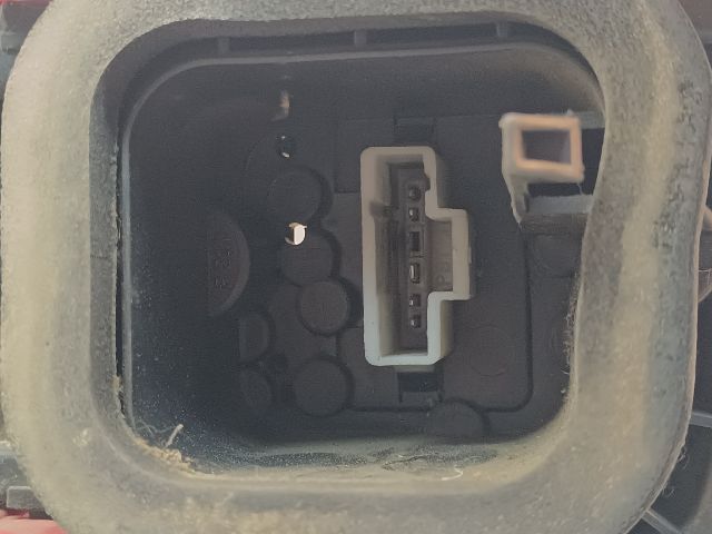 bontott PEUGEOT 206 Bal Hátsó Lámpa