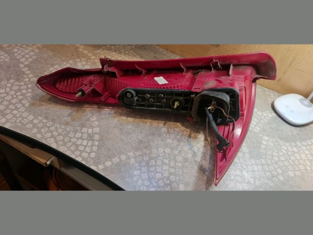 bontott PEUGEOT 206 Bal Hátsó Lámpa