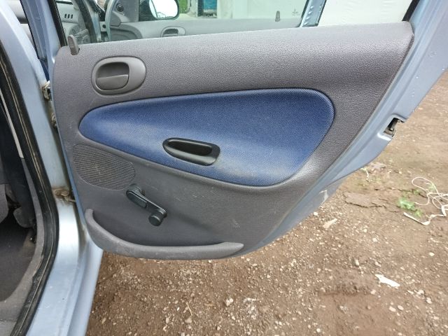 bontott PEUGEOT 206 Bal Kalaptartó Tartó Konzol