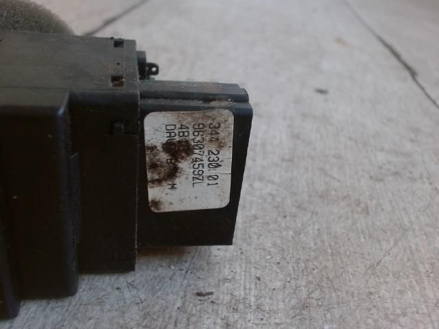 bontott PEUGEOT 206 Bal Kormánykapcsoló Irányjelző