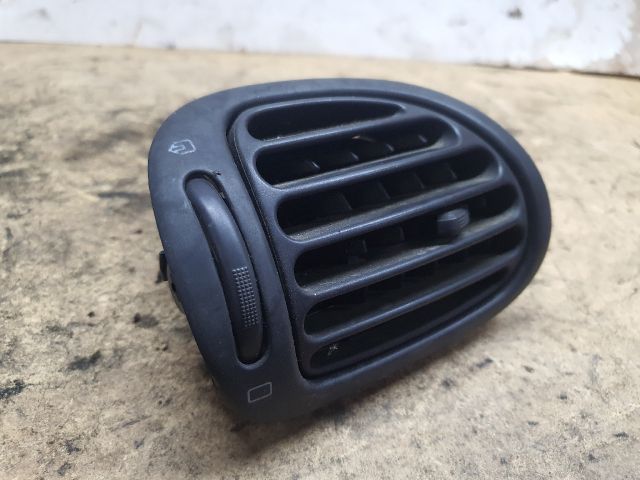 bontott PEUGEOT 206 Bal Szellőző