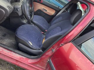 bontott PEUGEOT 206 Biztosítéktábla Csomagtér