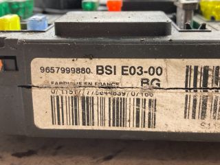 bontott PEUGEOT 206 Biztosítéktábla Doboz