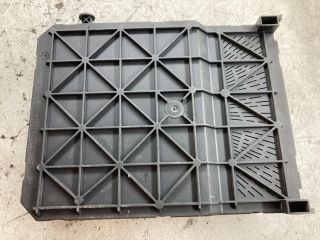 bontott PEUGEOT 206 Biztosítéktábla Doboz