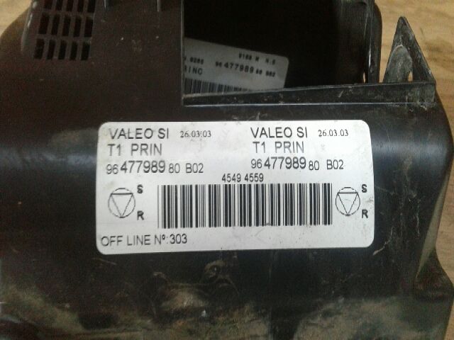 bontott PEUGEOT 206 Biztosítéktábla Doboz