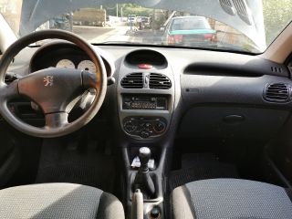 bontott PEUGEOT 206 Biztosítéktábla Fedél