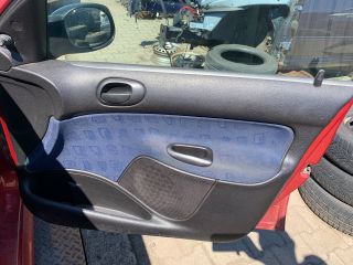 bontott PEUGEOT 206 Biztosítéktábla Utastér