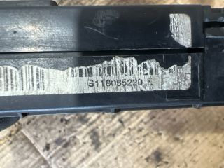 bontott PEUGEOT 206 Biztosítéktábla Utastér