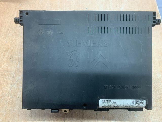 bontott PEUGEOT 206 Biztosítéktábla Utastér