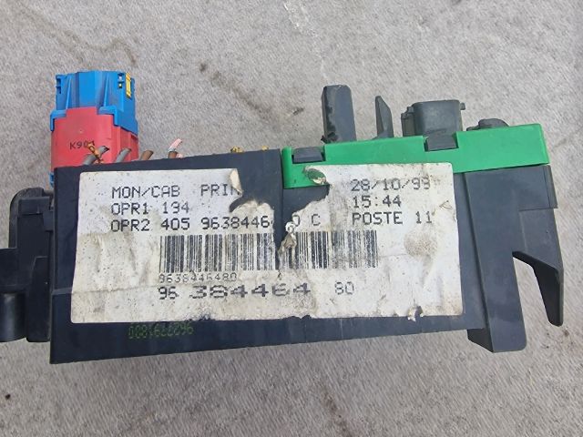 bontott PEUGEOT 206 Biztosítéktábla Utastér