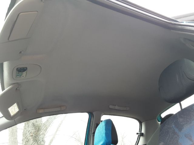 bontott PEUGEOT 206 Biztosítéktábla Utastér