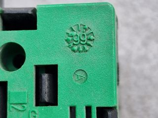 bontott PEUGEOT 206 Biztosítéktábla Utastér