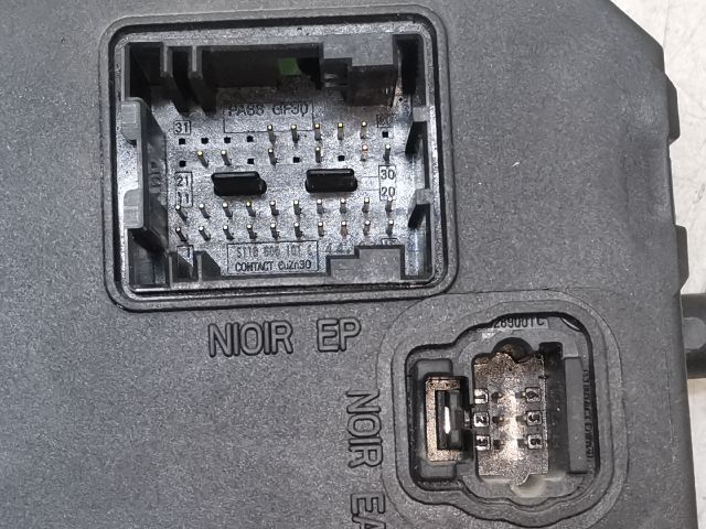 bontott PEUGEOT 206 Biztosítéktábla Utastér