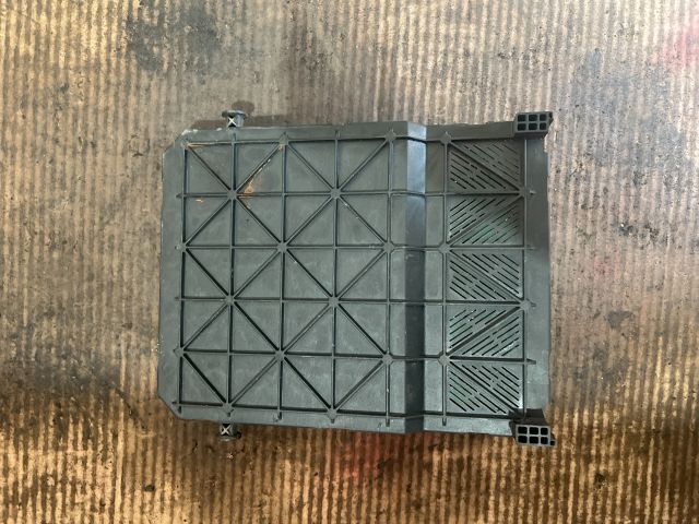 bontott PEUGEOT 206 Biztosítéktábla Utastér