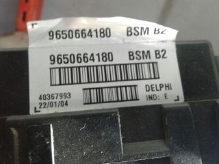 bontott PEUGEOT 206 Biztosítéktábla Utastér