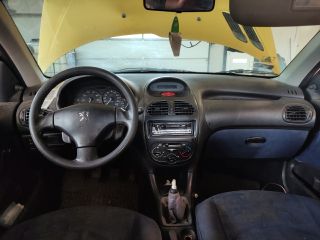 bontott PEUGEOT 206 Biztosítéktábla Utastér