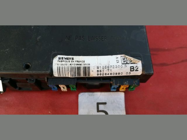 bontott PEUGEOT 206 Biztosítéktábla Utastér