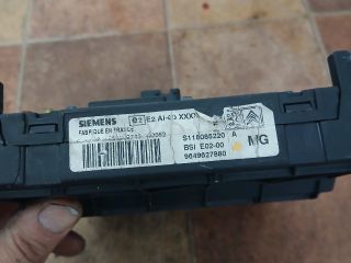 bontott PEUGEOT 206 Biztosítéktábla Utastér