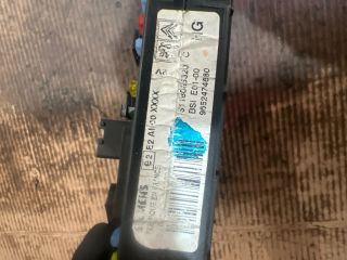 bontott PEUGEOT 206 Biztosítéktábla Utastér