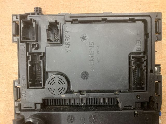 bontott PEUGEOT 206 Biztosítéktábla Utastér