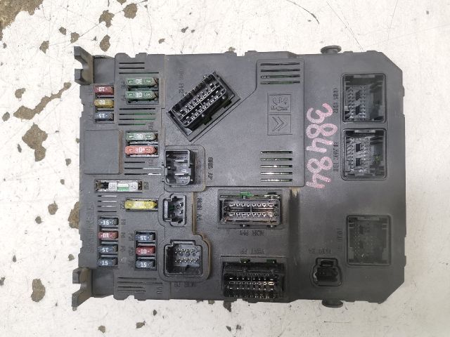 bontott PEUGEOT 206 Biztosítéktábla Utastér