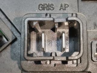 bontott PEUGEOT 206 Biztosítéktábla Utastér