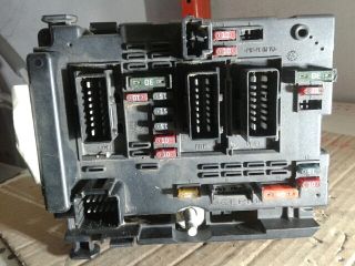 bontott PEUGEOT 206 Biztosítéktábla Utastér