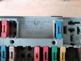 bontott PEUGEOT 206 Biztosítéktábla Utastér