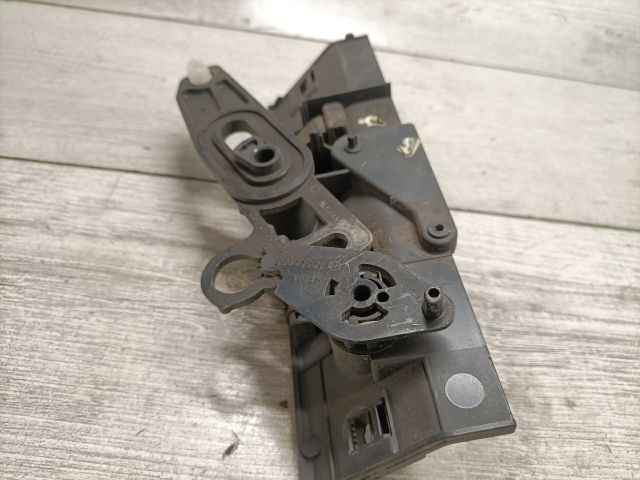 bontott PEUGEOT 206 Csomagtér Nyitó Kar / Gomb