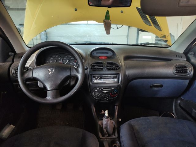 bontott PEUGEOT 206 Csomagtér Világítás