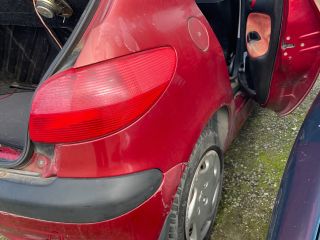 bontott PEUGEOT 206 Csomagtérajtó Bal Zsanér