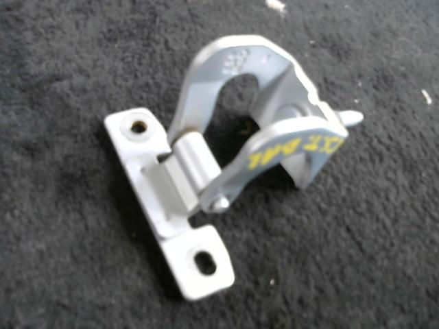 bontott PEUGEOT 206 Csomagtérajtó Bal Zsanér