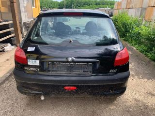 bontott PEUGEOT 206 Csomagtérajtó Burkolat Alsó