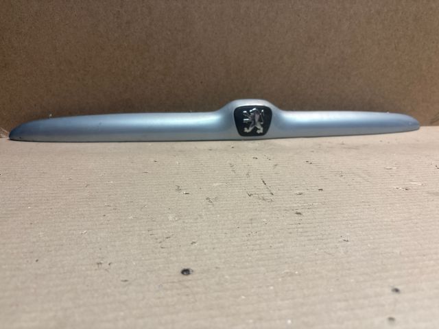 bontott PEUGEOT 206 Csomagtérajtó Díszléc