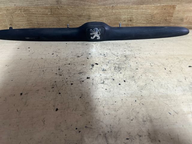 bontott PEUGEOT 206 Csomagtérajtó Díszléc