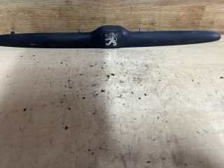 bontott PEUGEOT 206 Csomagtérajtó Díszléc