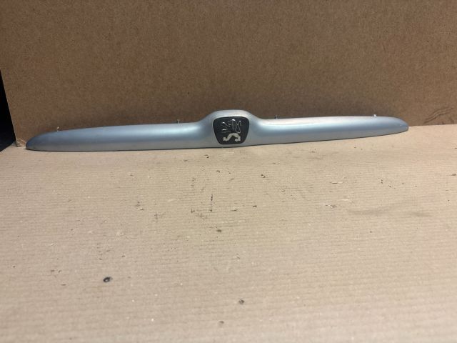 bontott PEUGEOT 206 Csomagtérajtó Díszléc