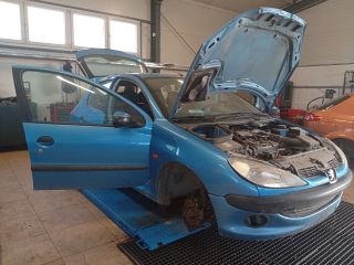 bontott PEUGEOT 206 Csomagtérajtó Díszléc